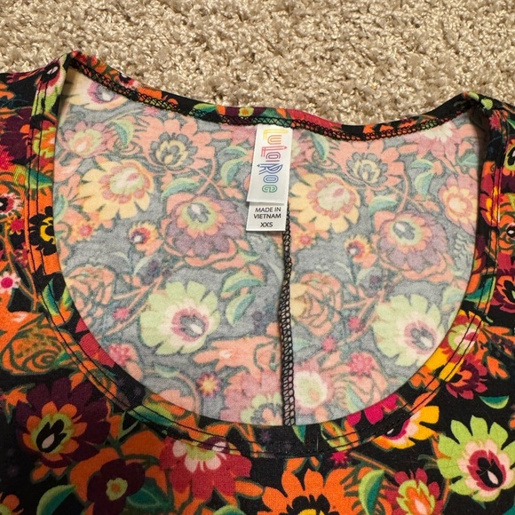LulaRoe PERFECT TEE Scoop Neck Orange Green Red Floral Swing Tunic Sz XXS - Picture 3 of 7